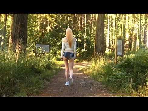 ❤️ Smuk kvinde bevæger sig langsomt, ikke nøgen video ❤❌ Russisk porno at da.vanalize.ru ❌❤