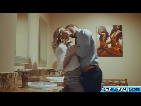 ❤️ Når en barmfagre blondine forfører dig på et offentligt toilet ❤❌ Russisk porno at da.vanalize.ru ❌❤